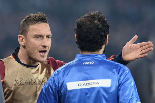 Le proteste di Totti. LaPresse